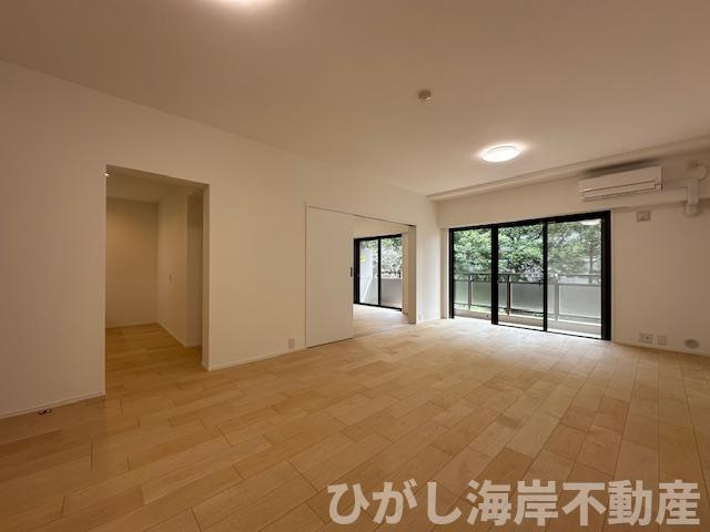 パストラルハイム湘南太平台Ⅱの居間・リビング|新規リフォーム完了！　19.4帖　LDK