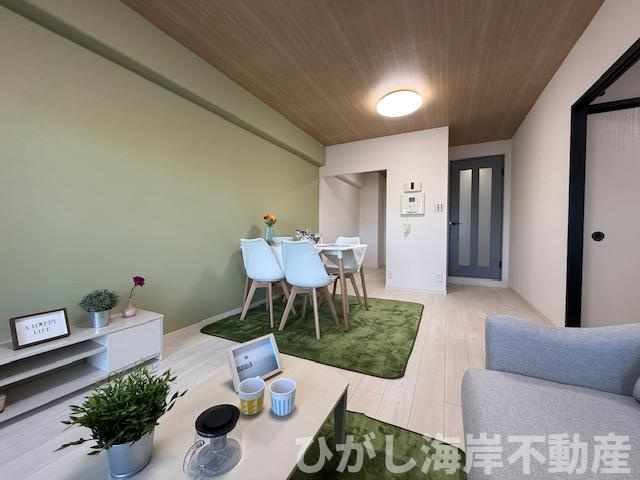 パレ平塚すみれ平壱番館のダイニング|新規リフォーム完了！　10.7帖　LDK