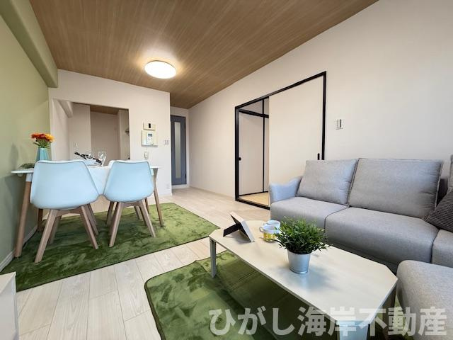 パレ平塚すみれ平壱番館の居間・リビング|新規リフォーム完了！　10.7帖　LDK