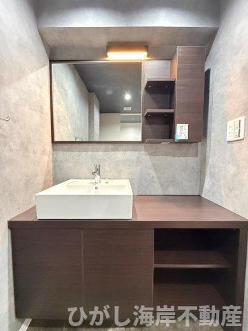 クィーンシティ平塚フェスタロードの玄関