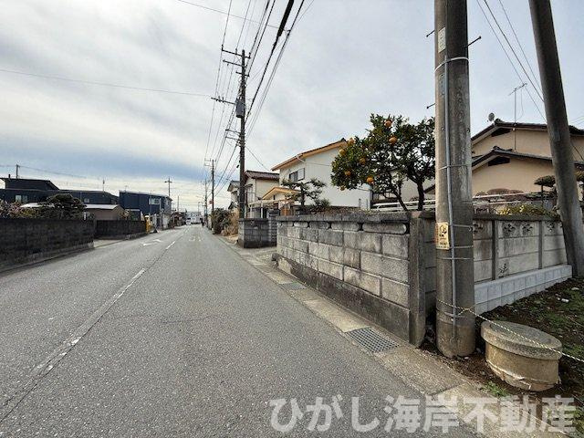 平塚市大神5丁目　売地　全２区画の前面道路含む現地写真|現地外観