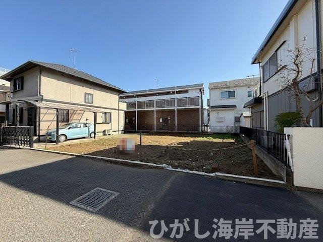 平塚市中里　売地の前面道路含む現地写真|現地外観