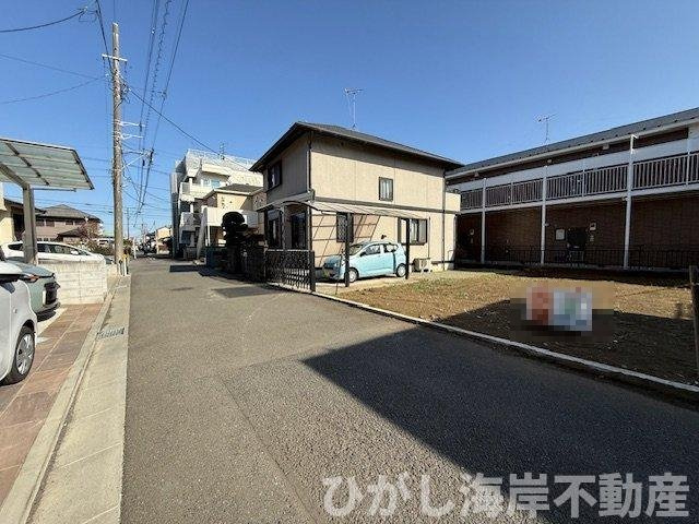 平塚市中里　売地の前面道路含む現地写真|現地外観