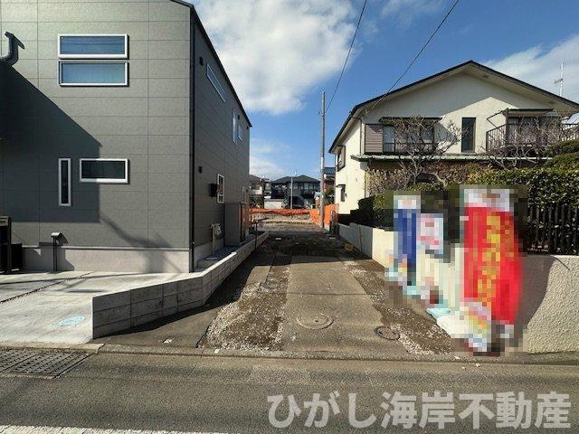 平塚市豊原町　新築戸建　全２棟の外観|3月19日撮影　建築中　現地外観