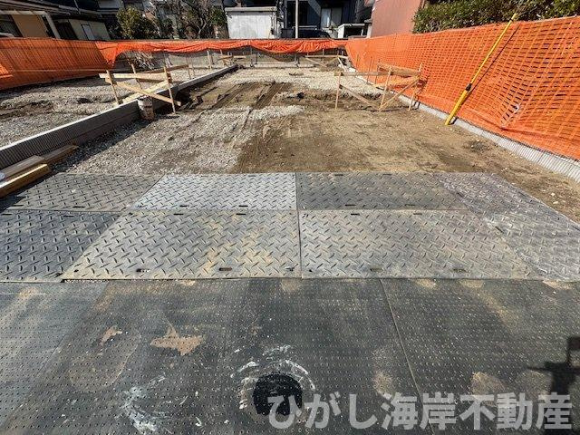 平塚市豊原町　新築戸建　全２棟の駐車場|3月19日撮影　工事中　駐車スペース