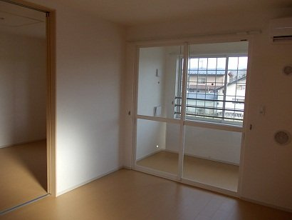 ヒルズ・ビラＣの居間・リビング