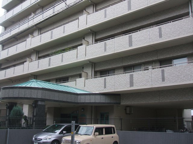近隣のバス停まで徒歩約３分♪大街道まで徒歩約５分です♪東雲公園まで徒歩約４分♪子育て世代にも嬉しい立地です♪