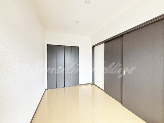 横浜市戸塚区品濃町の賃貸マンションの洋室