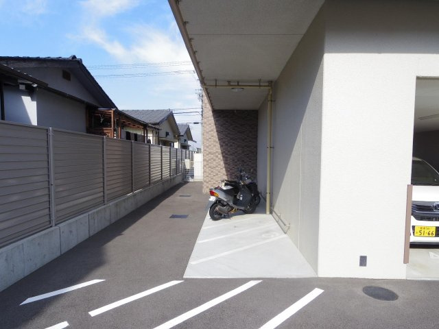 バイク置き場あります