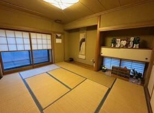 売ビル　小山市駅東通りの和室