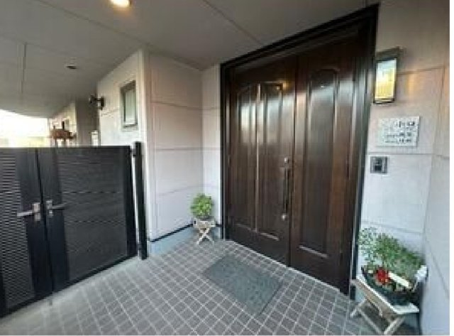 売ビル　小山市駅東通りの玄関