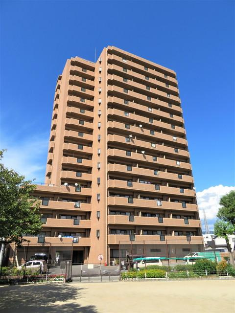近隣施設が充実しており生活便利な立地です♪コンビニやスーパー、ドラッグストアが徒歩圏内に揃い、毎日のお買い物も快適です♪