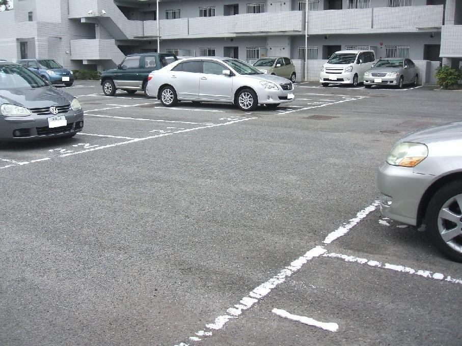近隣の駅まで徒歩約５分♪平面駐車場もあります♪現在の空情報等はお気軽にお問い合わせ下さい♪