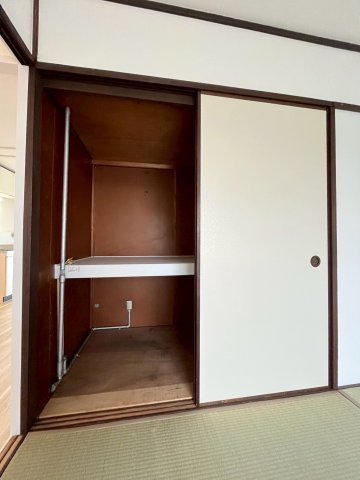 上高丸厚生年金住住宅の収納
