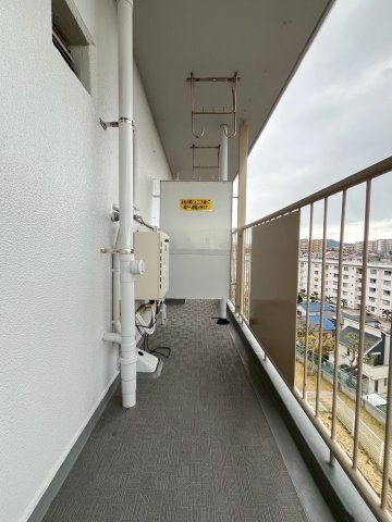 上高丸厚生年金住住宅のバルコニー