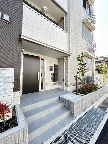 フィオーレ（東鳴尾町1丁目）のエントランス