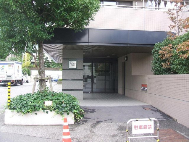 小学校や大学・道後方面へのアクセス良好な立地♪近隣は住宅街です♪子育て世代にもオススメな立地♪