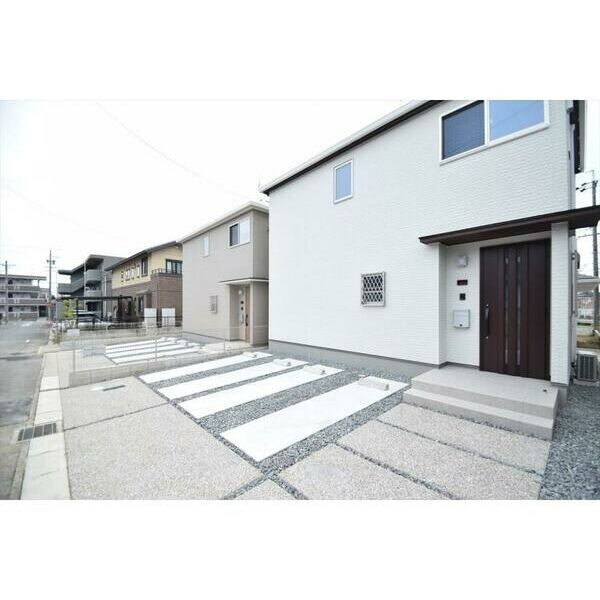 フォレストメゾン上六名A棟の駐車場