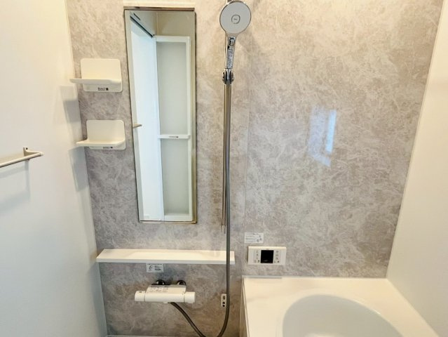 ★★南城市玉城糸数４期全２棟－2号棟の玄関