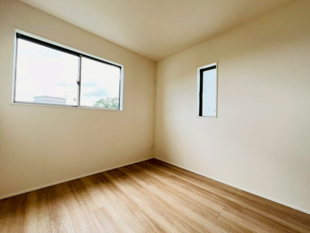 ★★南城市玉城糸数４期全２棟－2号棟の洋室