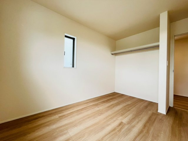 ★★南城市玉城糸数４期全２棟－2号棟の洋室