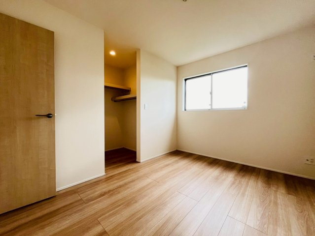 ★★南城市玉城糸数４期全２棟－2号棟の洋室