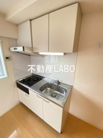 エスカーサ大阪阿倍野パークビューのキッチン