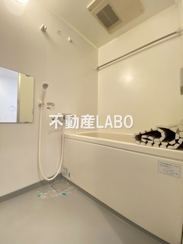 エスカーサ大阪阿倍野パークビューの浴室