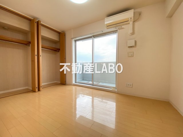 エスカーサ大阪阿倍野パークビューの洋室