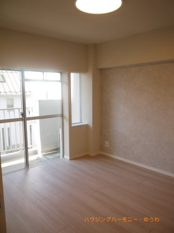 【洋室】 | 加賀マンション | 使い勝手のいい洋室です