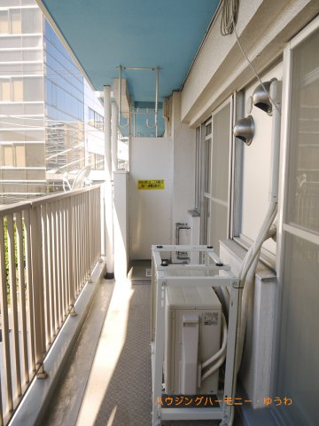 【バルコニー】 | 加賀マンション | 暖かな日差しのふりそそぐバルコニー