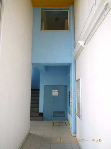 【その他共用部分】 | 加賀マンション | 清潔感と歓迎感があるエントランスホールとなります。