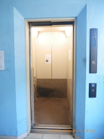 【その他共用部分】 | 加賀マンション | 勿論エレベーターが備え付けられています。