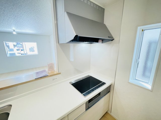 岡崎市上地町第8　新築分譲住宅　全2棟　2号棟のキッチン|IHコンロなのでお掃除も楽々です♪