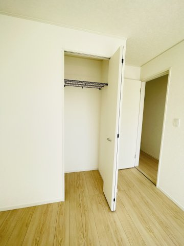 岡崎市上地町第8　新築分譲住宅　全2棟　2号棟の収納|豊富な数のクローゼットには、衣類、日用品、家族の思い出まで大切に保管できます♪