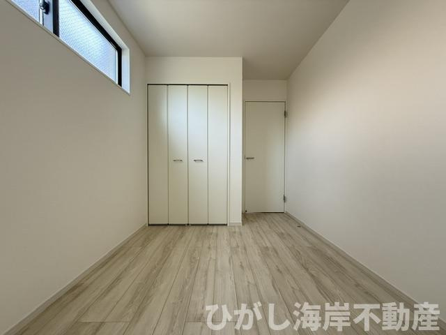 茅ケ崎市高田４丁目　新築戸建　全4棟の寝室|5帖　納戸