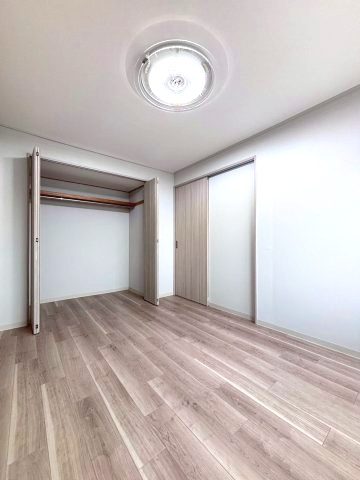 北21条ハイツの洋室