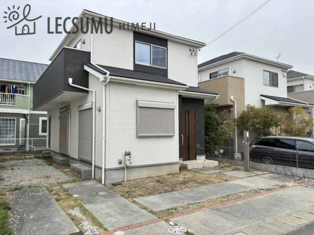 姫路市継/中古戸建の駐車場