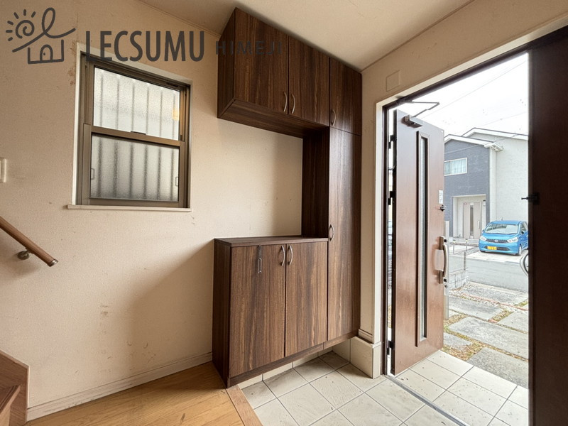 姫路市継/中古戸建の玄関