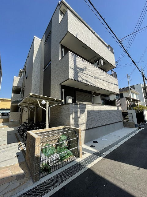 尼崎市東園田町６丁目のアパートの外観