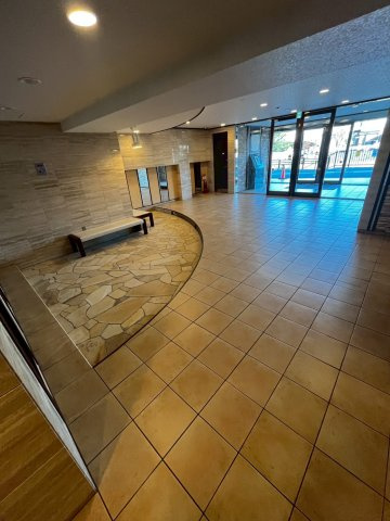 アルファステイツ仁川駅前のロビー