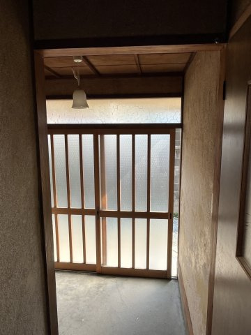 姫路市御立中３丁目の倉庫の玄関