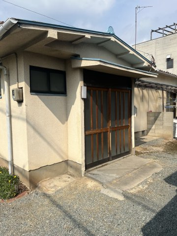 姫路市御立中３丁目の倉庫の玄関