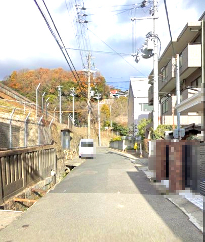 ファミール諏訪山公園の周辺