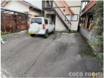 DUO寺岡の駐車場