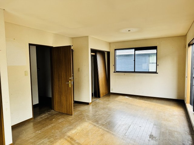 八王子市　西片倉　中古戸建ての寝室|～現在フルリフォーム中、詳細は当社までお気軽にお問合せ下さい～