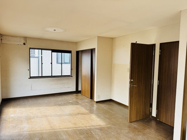 八王子市　西片倉　中古戸建ての洋室|～現在フルリフォーム中、詳細は当社までお気軽にお問合せ下さい～