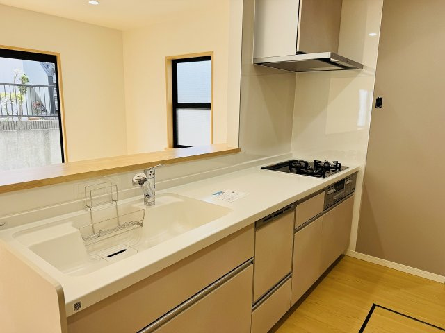 八王子市　西片倉　中古戸建てのキッチン|～新規交換済、使い勝手の良いシステムキッチン～