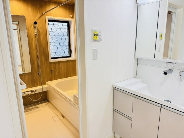 八王子市　西片倉　中古戸建ての脱衣所|～清潔感のある脱衣場～