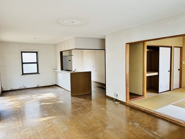 八王子市　西片倉　中古戸建ての内装|～現在フルリフォーム中、詳細は当社までお気軽にお問合せ下さい～